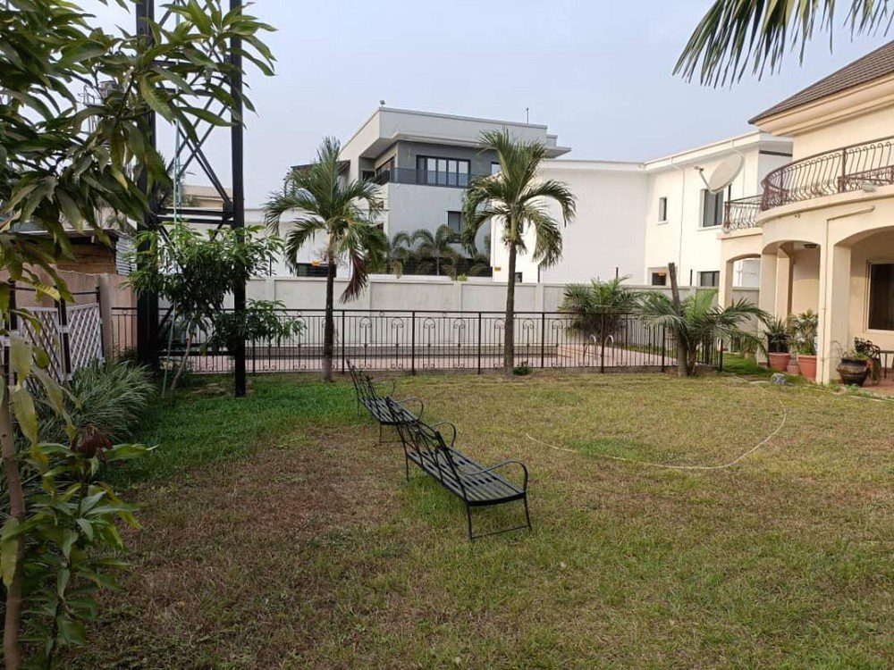 Ambassadorial 5-bedroom detached house with pool for sale in ikeja gra (4)