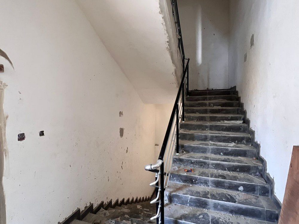 Serviced 2 and 3 bedroom flats with pool and gym off orchid road lekki (5)