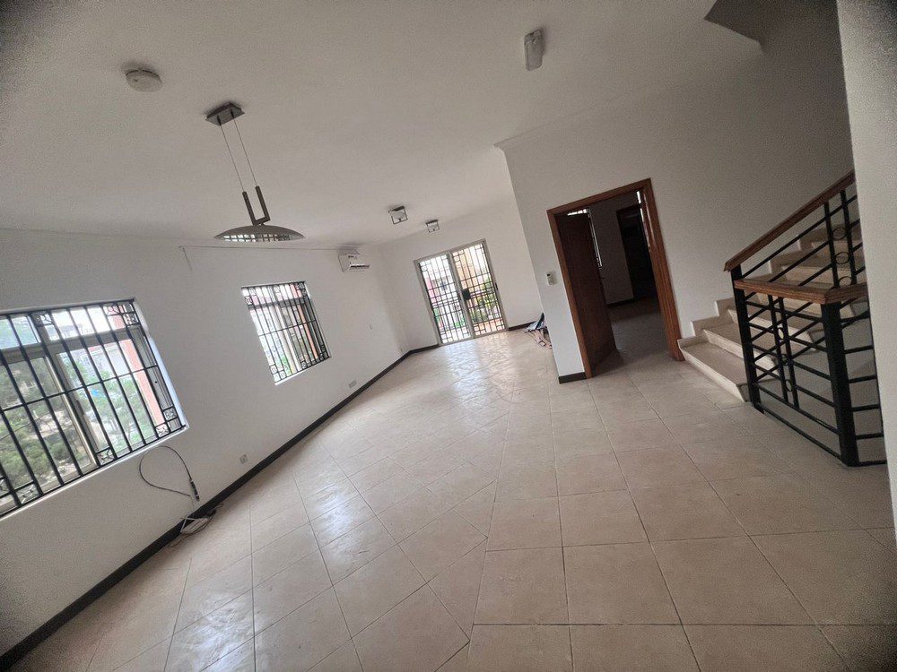Luxury 4-bedroom semi-detached house in living gold estate, banana island