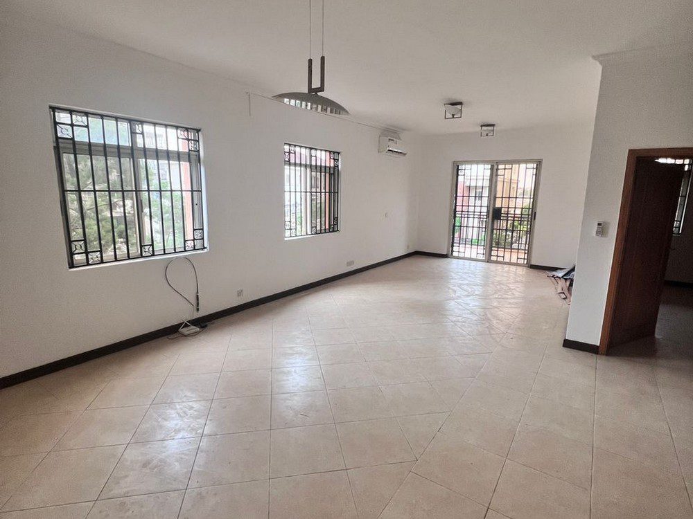 Luxury 4-bedroom semi-detached house in living gold estate, banana island