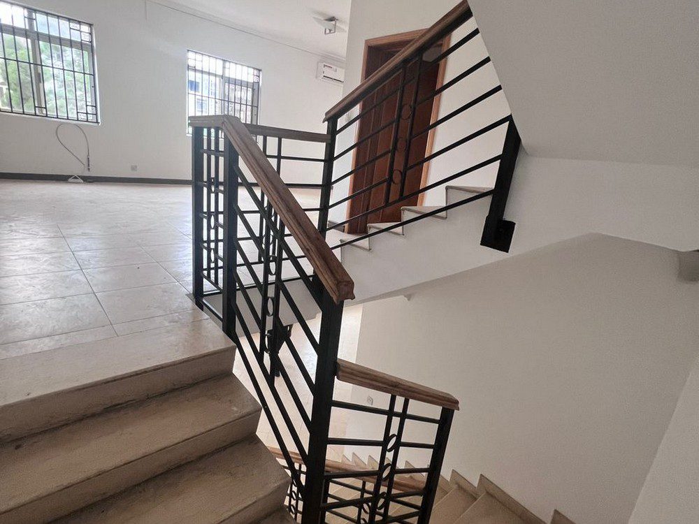 Luxury 4-bedroom semi-detached house in living gold estate, banana island