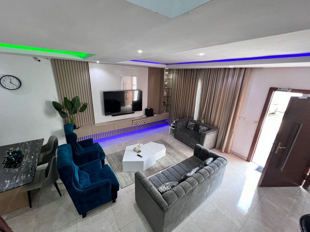 Creeklane Estate 2 Furnished 4-bedroom short let apartment with pool in creeklane estate osapa